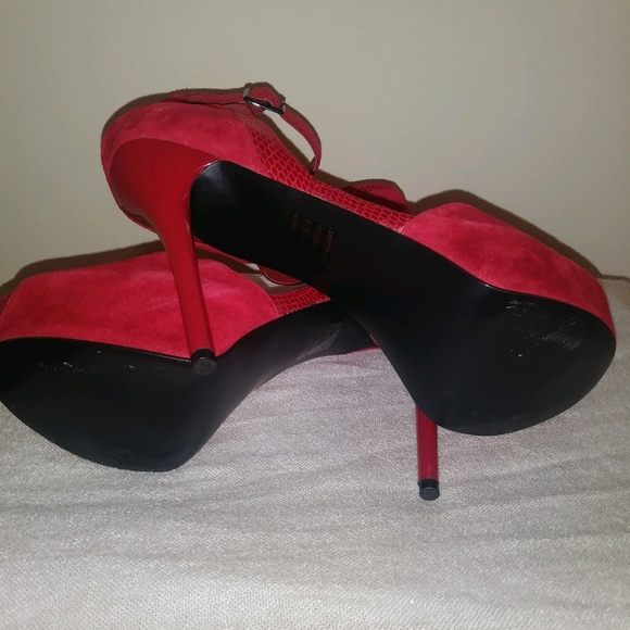 Red Stiletto by Bakers - Picture 3 of 4